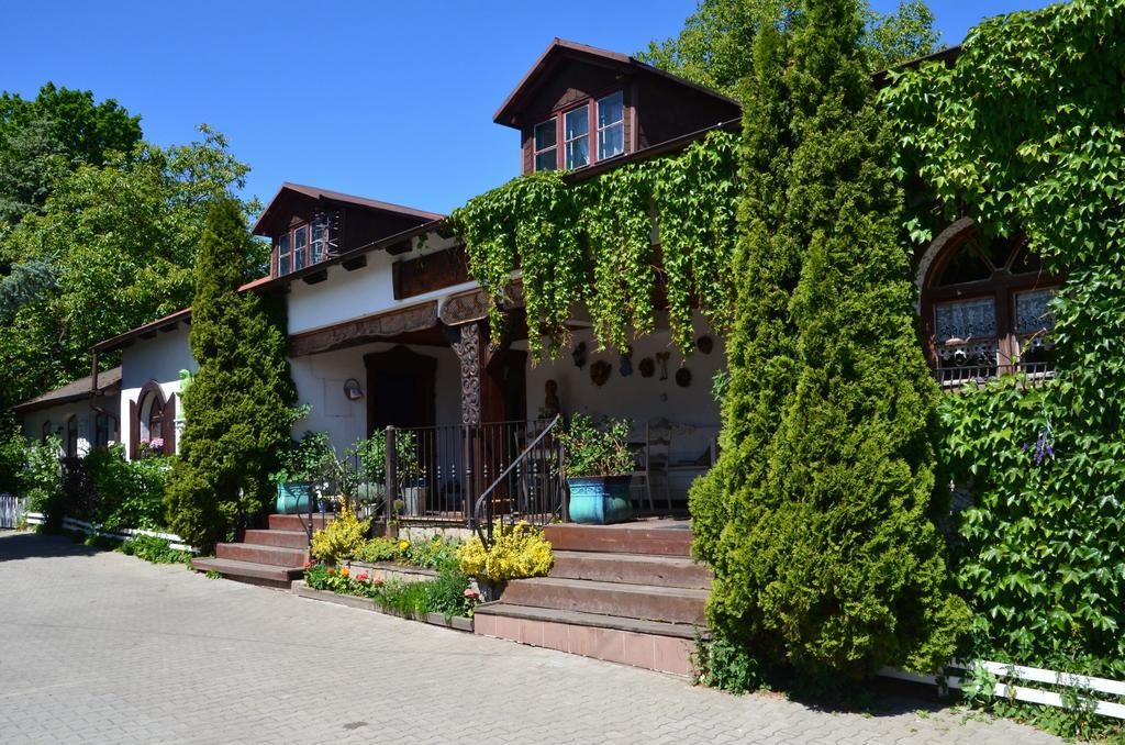 Dworek Sw.Antoniego Slawutowo Dış mekan fotoğraf