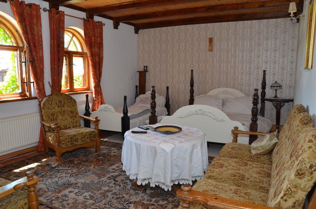 Dworek Sw.Antoniego Slawutowo Dış mekan fotoğraf